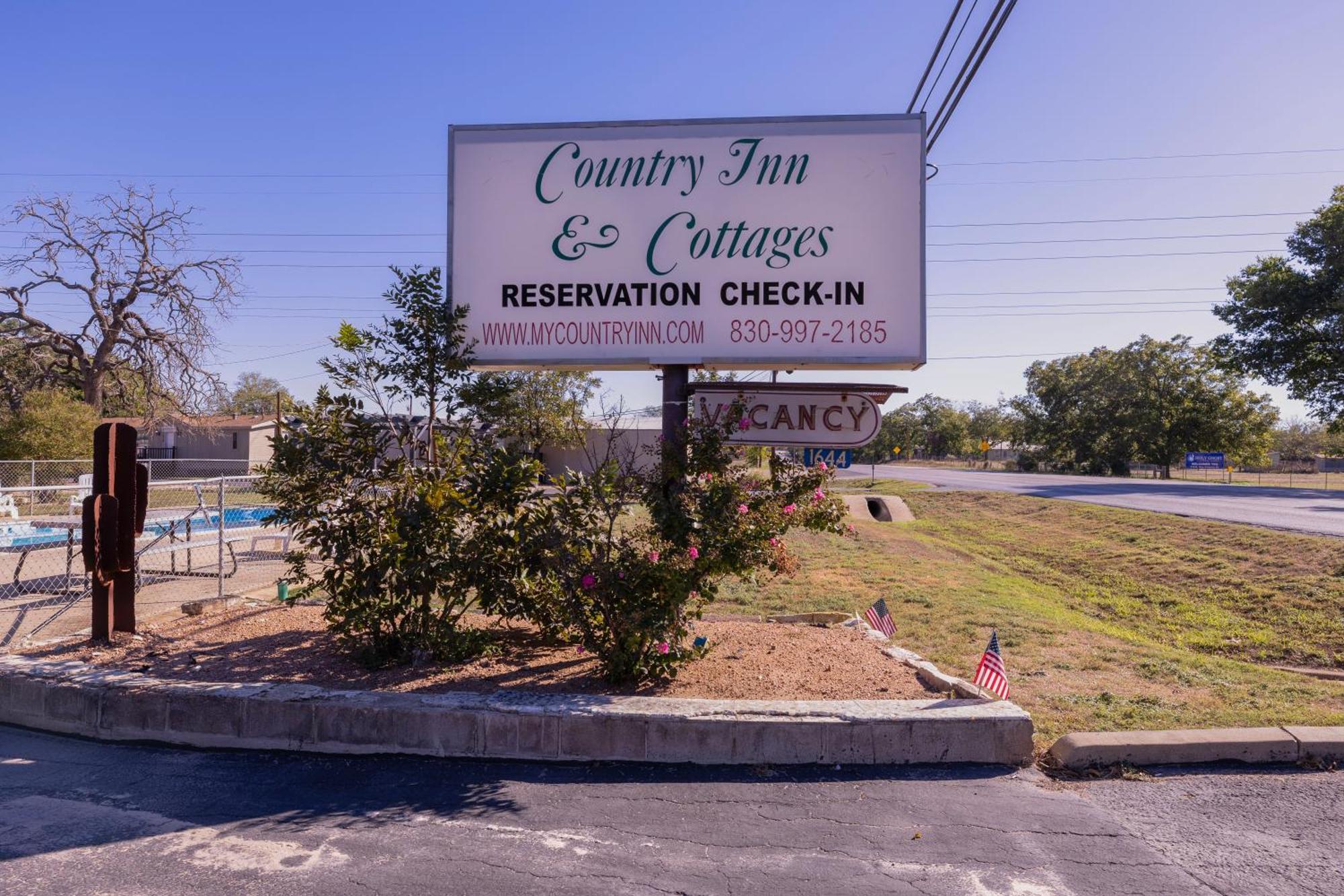 Country Inn Motel Φρέντερικσμπεργκ Εξωτερικό φωτογραφία
